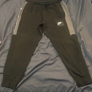 Nike Men's Black and Gray Joggers